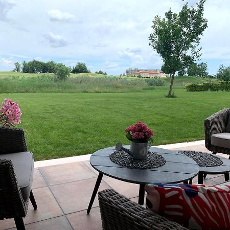 בלצ'יק Lighthouse Golf Private Villa Lake View מראה חיצוני תמונה