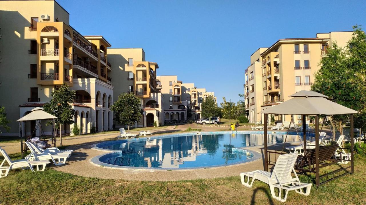 בלצ'יק Lighthouse Golf Private Villa Lake View מראה חיצוני תמונה