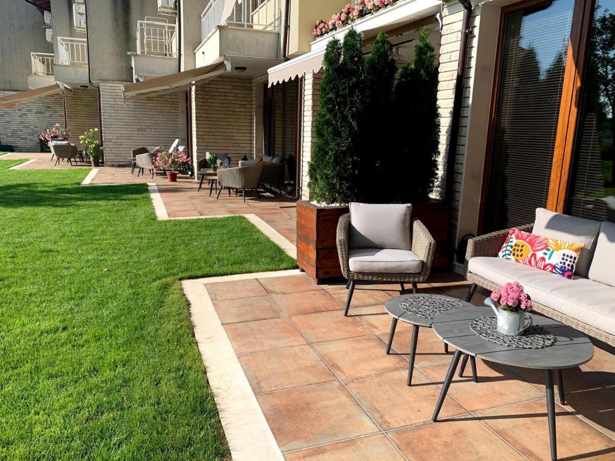 בלצ'יק Lighthouse Golf Private Villa Lake View מראה חיצוני תמונה