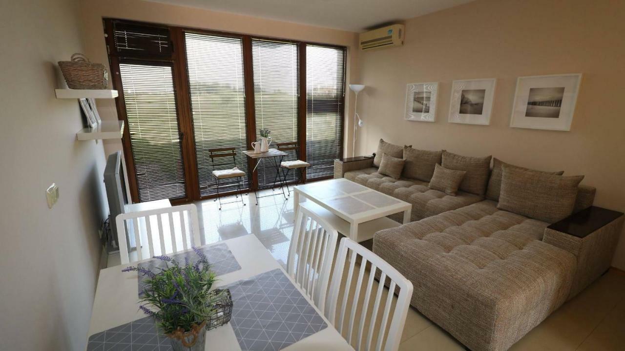 בלצ'יק Lighthouse Golf Private Villa Lake View מראה חיצוני תמונה